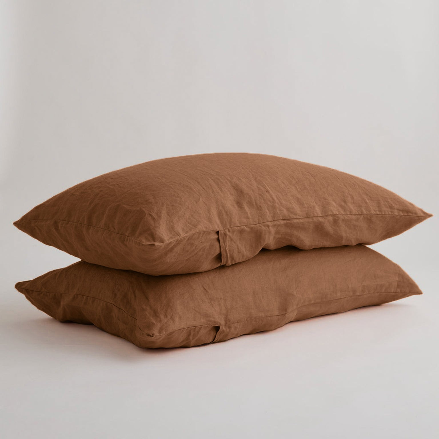 French Flax Linen Pillowcase Set in Hazelnut