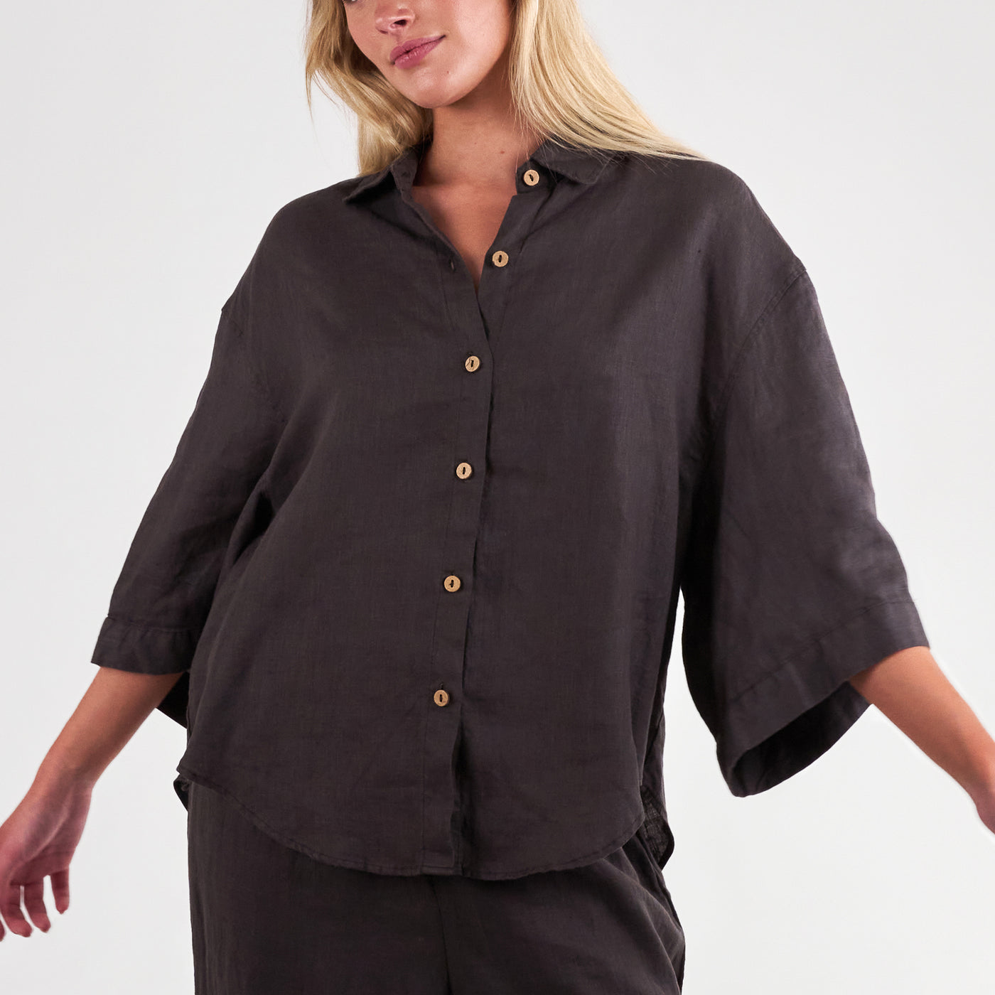 French Flax Linen Ruby Shirt in Charcoal