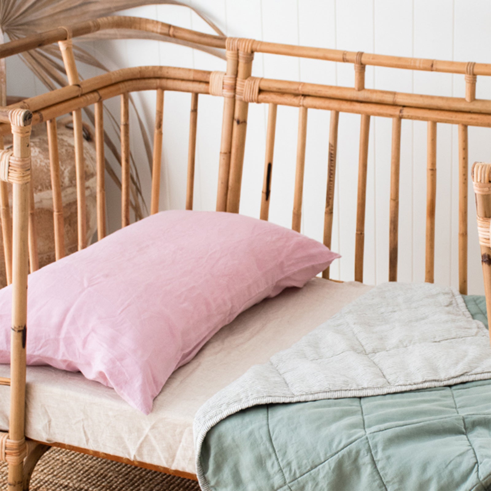 Linen discount cot quilt